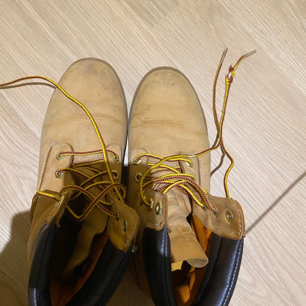 Timberland Boots - Picture 3 of 5